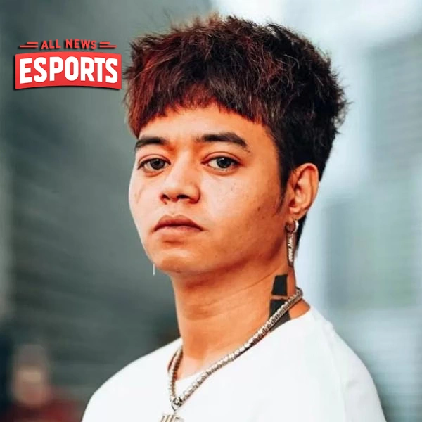 Reza Arap, streamer dan musisi unik Indonesia, menarik perhatian netizen lewat konten kreatif dan interaksi seru di dunia digital.